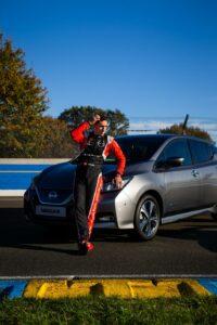 Leia mais sobre o artigo Piloto de Fórmula E da Nissan, Sébastien Buemi, recebe com entusiasmo a mobilidade elétrica dentro e fora da pista