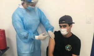 Leia mais sobre o artigo Vacinas contra covid-19 reduzem mortes e internações no Uruguai