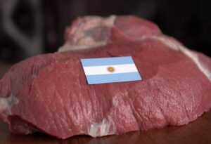 Leia mais sobre o artigo Argentina suspende 12 exportadores de carne bovina após vetar vendas externas
