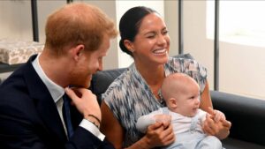Leia mais sobre o artigo Príncipe Harry e Meghan Markle anunciam o nascimento de sua filha, Lilibet Diana