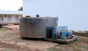Leia mais sobre o artigo Resfriador de leite amplia capacidade produtiva de associação no Distrito de Arapuá