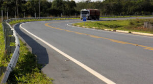 Leia mais sobre o artigo Reinaldo Azambuja autoriza pavimentação de duas rodovias em Sidrolândia