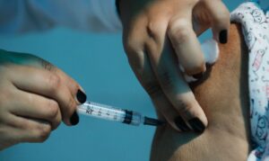 Read more about the article Dourados: Confira quem pode se vacinar e quais locais estão aplicando a vacina
