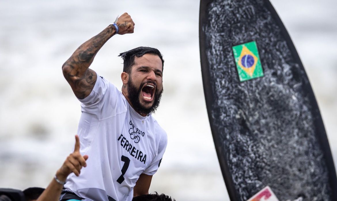 Você está visualizando atualmente Surfe traz ouro ao Brasil