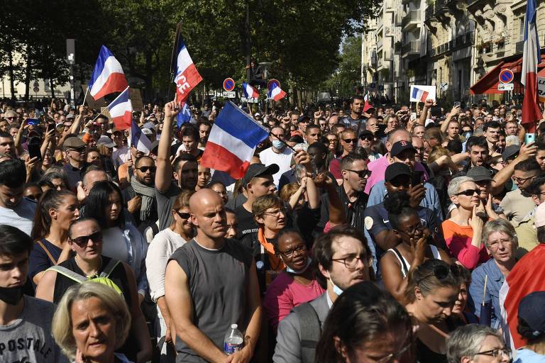 Você está visualizando atualmente Na França manifestantes protestam contra exigência da vacina