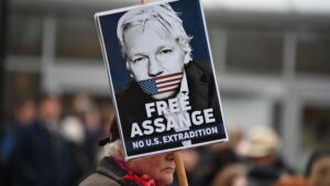 Leia mais sobre o artigo Com um piquenique, apoiadores de Assange exigiram sua liberdade em seu 50º aniversário