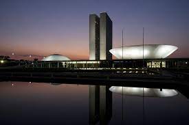 Read more about the article Câmara e Senado discutem PEC do voto impresso