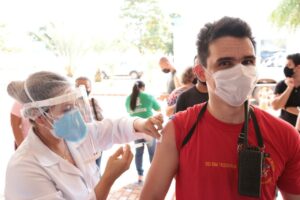 Leia mais sobre o artigo Chapadão do Sul recebe doses extras de vacinas