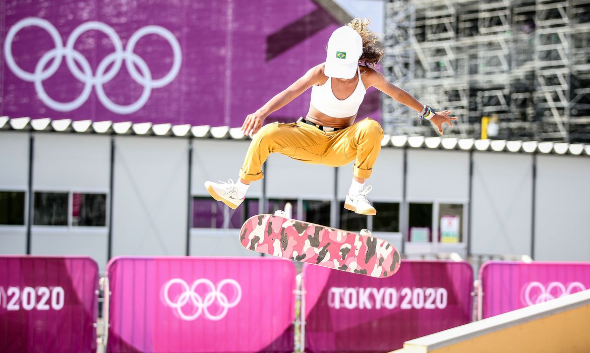 Você está visualizando atualmente Rayssa Leal, 13 anos, fatura medalha de prata no skate em Tóquio