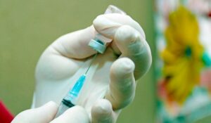 Leia mais sobre o artigo Saúde de MS orienta sobre intervalo das vacinas