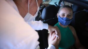 Leia mais sobre o artigo Vacinação: Campo Grande continua primeira dose para pessoas de 16 anos ou mais