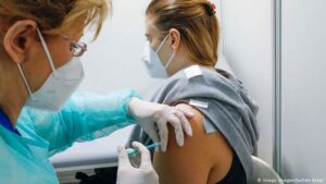 Leia mais sobre o artigo Campo Grande continua vacinação de pessoas com 18 anos ou mais, nesta quinta-feira