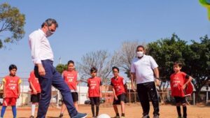 Leia mais sobre o artigo Moradores do Zé Pereira participam do Projeto Escola Pública de Futebol