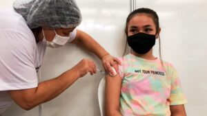 Leia mais sobre o artigo Repescagem para 1ª dose da vacinação de adolescentes de 12 anos ou mais, nesta quarta-feira