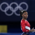 Desistência de Simone Biles estimula discussão sobre saúde psíquica