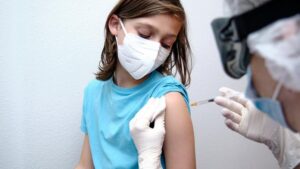 Leia mais sobre o artigo Adolescentes de 12 a 17 anos podem se vacinar nesta segunda-feira