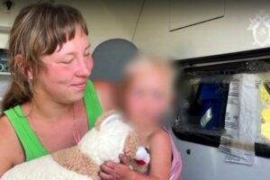 Leia mais sobre o artigo Mãe reencontra bebê que passou 4 dias perdida em floresta na Rússia