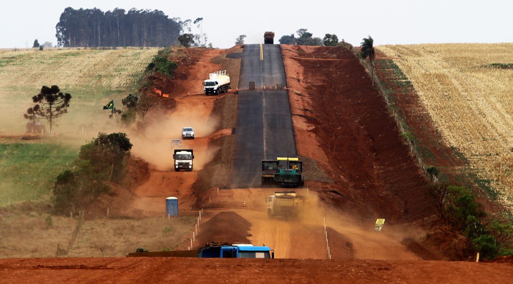 Você está visualizando atualmente Governo de MS acelera pavimentação de rodovias no tronco da Rota Bioceânica