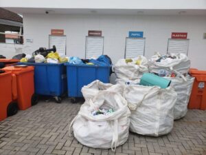 Descarte do lixo em condomínio, qual a melhor forma de se fazer?