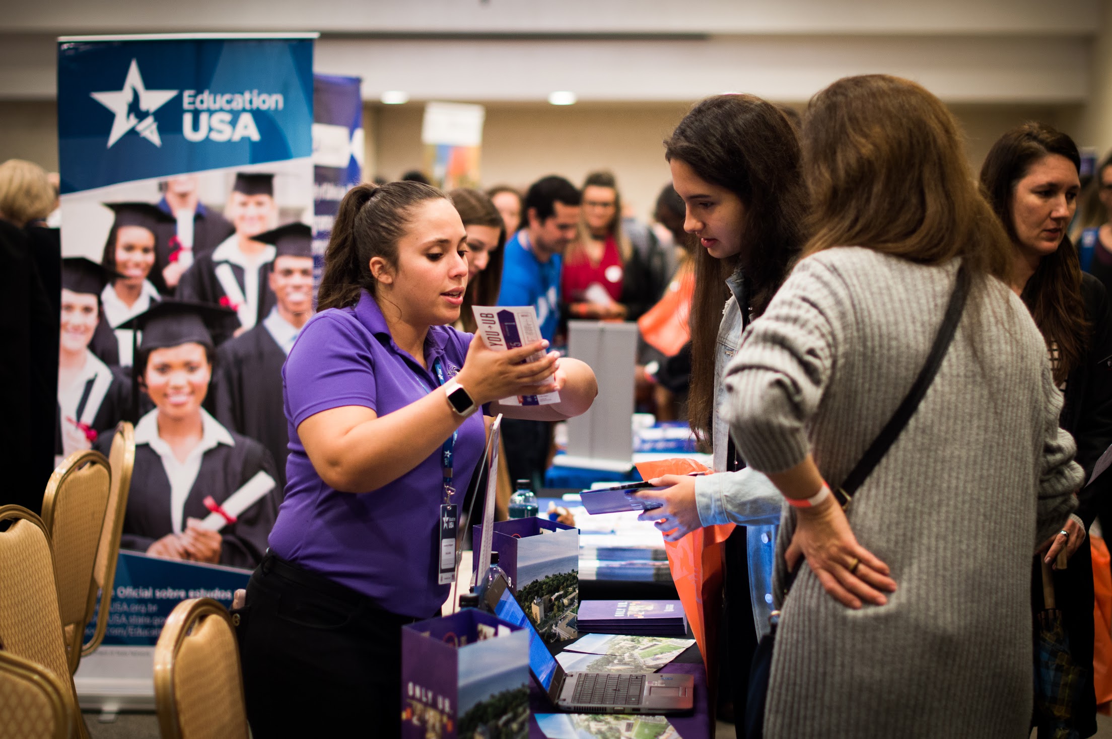 Você está visualizando atualmente EducationUSA ajuda estudantes de baixa renda estudar nos EUA