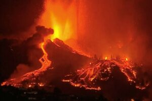 Read more about the article Erupção de um vulcão, entenda o que acontece depois