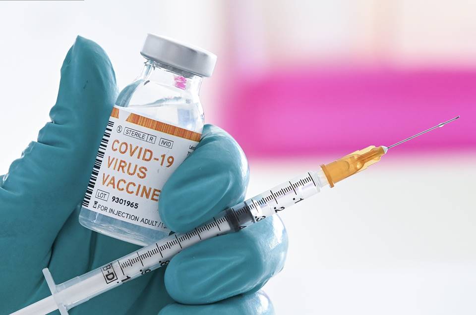 Você está visualizando atualmente Vacina contra covid: dois locais vacinam domingo em Campo Grande