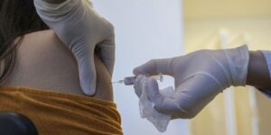 Leia mais sobre o artigo Vacinação da Dose 1 em Dourados acontece no CCI nesta sexta (24)