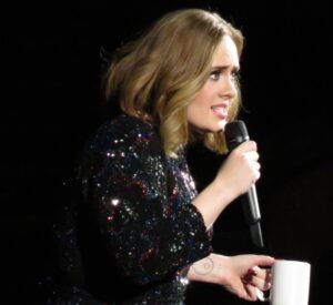 Leia mais sobre o artigo Adele com Álbum 25 pode voltar ao Top 20 da Billboard