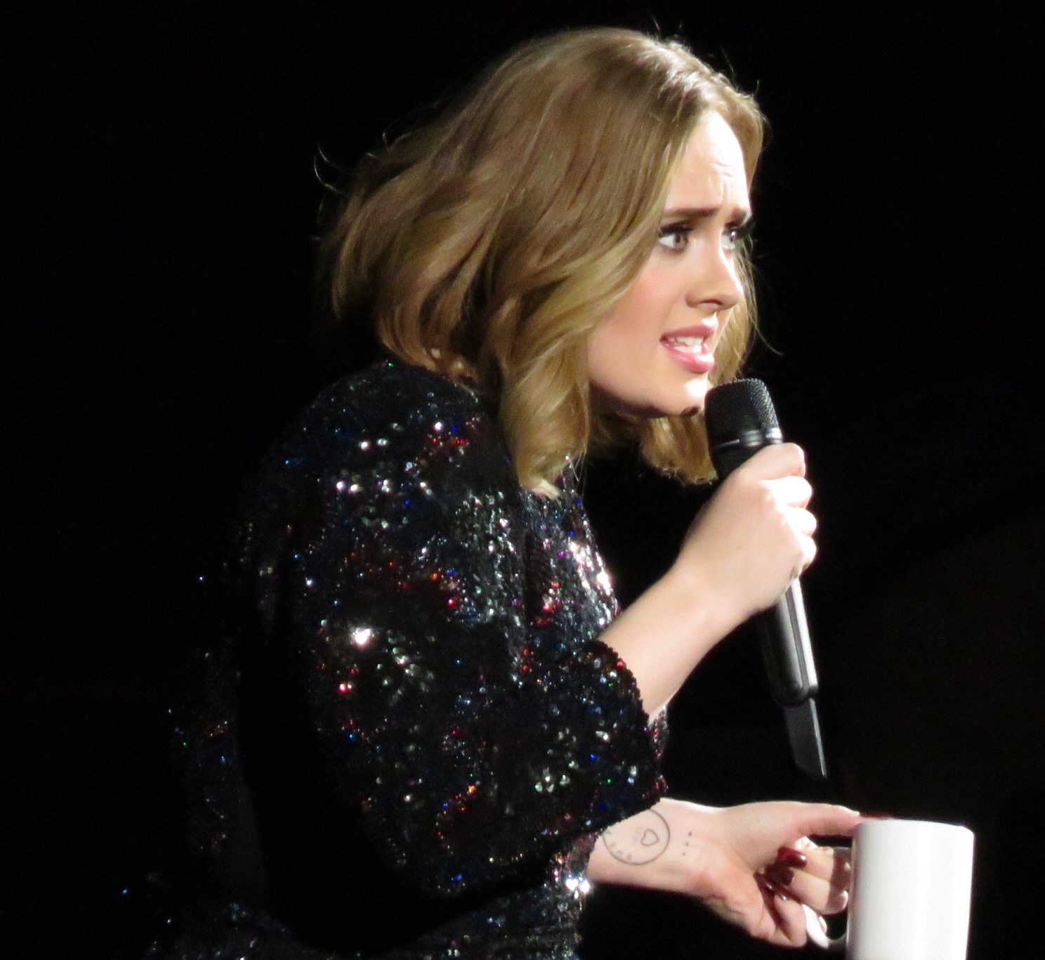 Você está visualizando atualmente Adele com Álbum 25 pode voltar ao Top 20 da Billboard