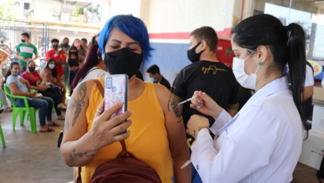Você está visualizando atualmente Bairro Nova Lima de Campo Grande recebe vacinação itinerante do Covid