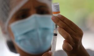 Leia mais sobre o artigo Dourados segue com vacinação contra a Covid-19 no feriado