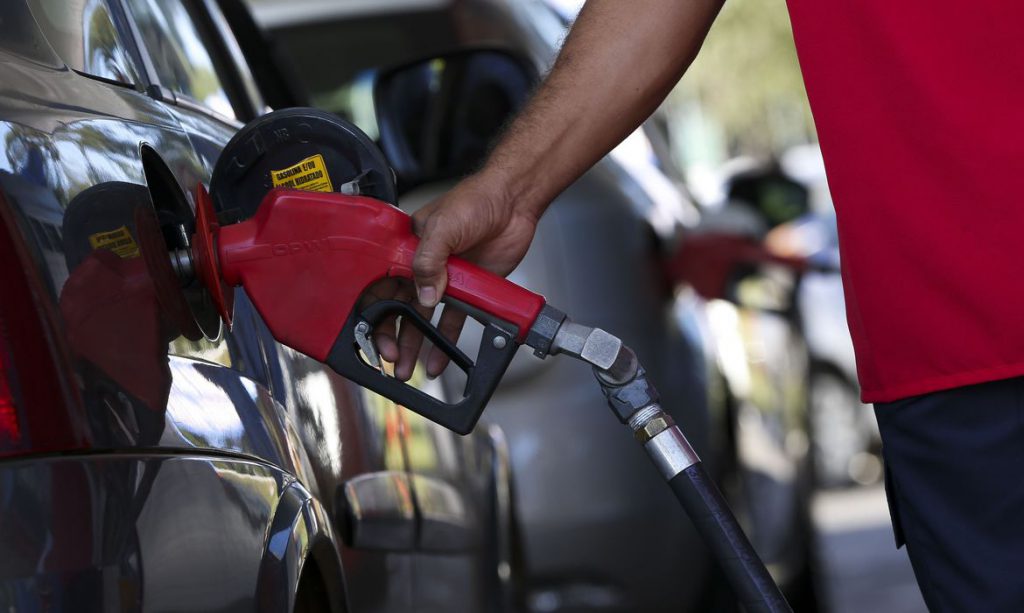 Você está visualizando atualmente Preço da gasolina tem alta de 3,3% em apenas uma semana