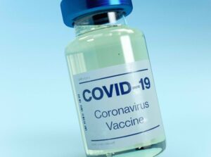 Leia mais sobre o artigo Aplicação da terceira dose da vacina contra covid-19 acontece na capital
