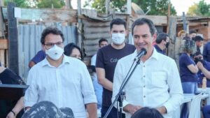 Leia mais sobre o artigo Credihabita e prefeito de Campo Grande entregam cartões para construção de moradias 