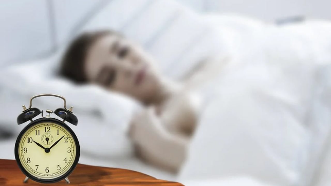 Você está visualizando atualmente Dormir entre 22h e 23h traz benefício a saúde do coração, diz estudo