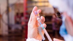 Leia mais sobre o artigo Campo Grande continua aplicando vacina contra Covid nesta terça