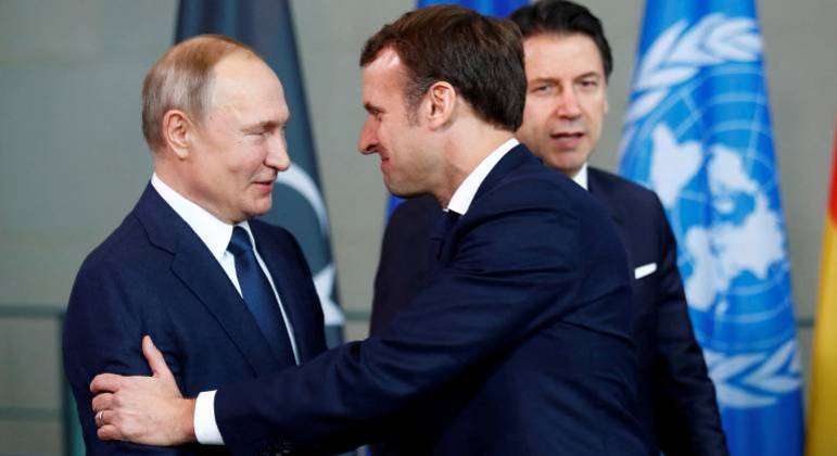 Macron e Scholz tentam desarmar bomba russa