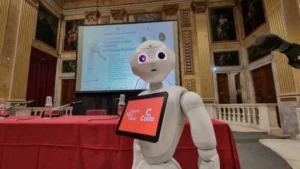 Leia mais sobre o artigo Robôs recepcionistas já fazem parte de Museu da Itália