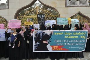 Leia mais sobre o artigo Tensão na Índia pelo uso do hijab em escolas