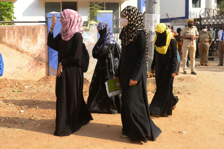 Tensão na Índia pelo uso do hijab em escolas