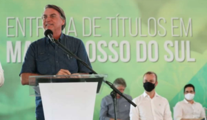 Leia mais sobre o artigo Bolsonaro visita Ponta Porã – MS e entrega títulos de propriedade