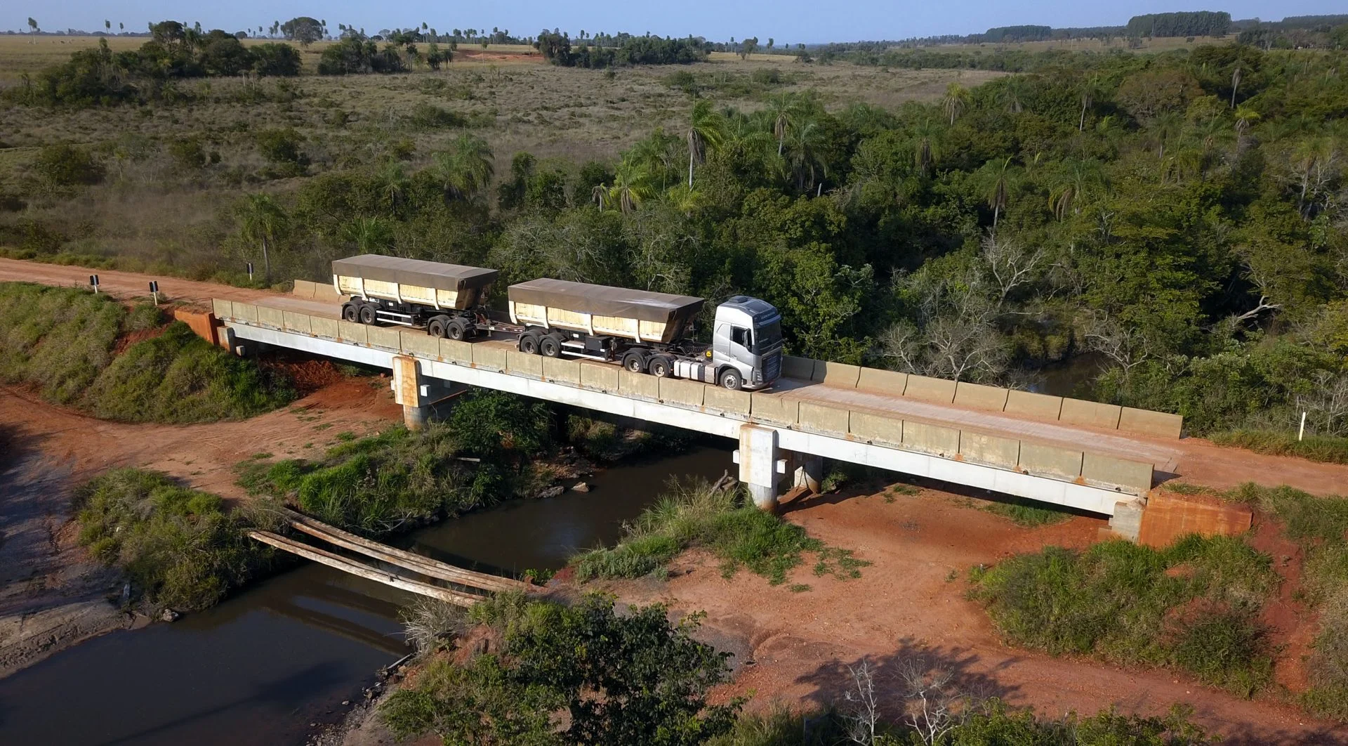 Você está visualizando atualmente Ampliação da ponte sobre Córrego Rio Bonito é solicitada pela deputada Mara Caseiro