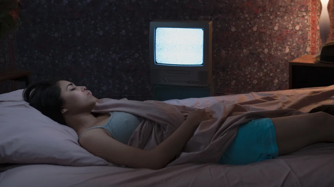 Você está visualizando atualmente Dormir com televisão ligada ou luz acessa aumenta risco de obesidade