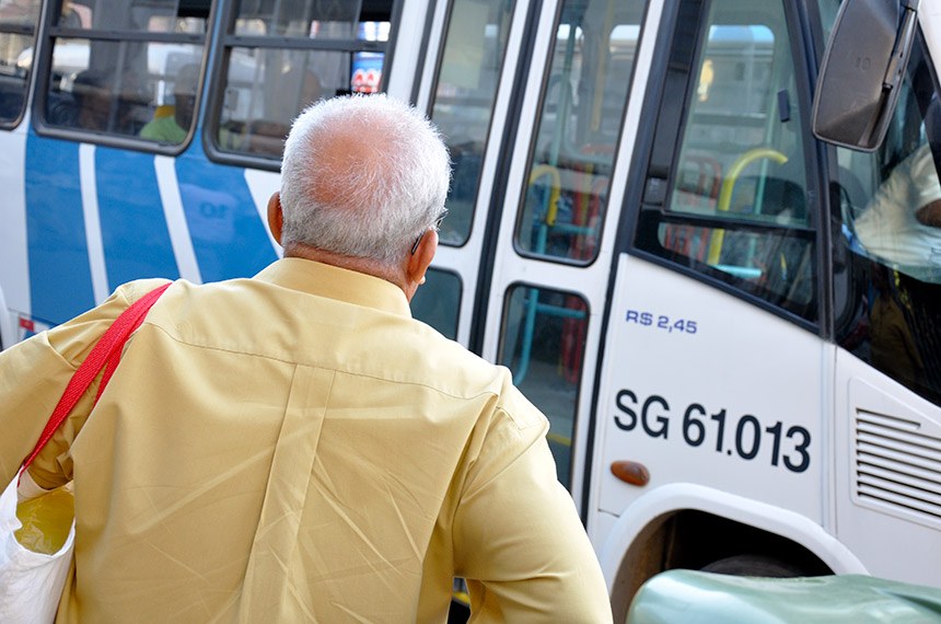 Você está visualizando atualmente Passagens de ônibus a idosos grátis é aprovado por Câmara de MS
