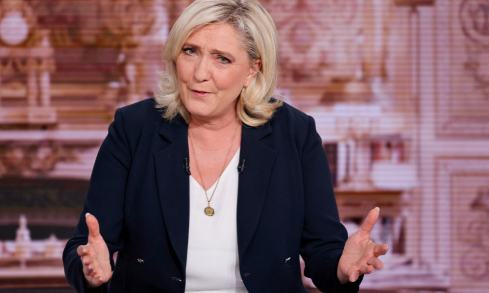 Você está visualizando atualmente Marine Le Pen é acusada de desviar fundos da União Europeia