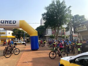 Leia mais sobre o artigo Dourados: Passeio ciclístico abre campanha Maio Amarelo