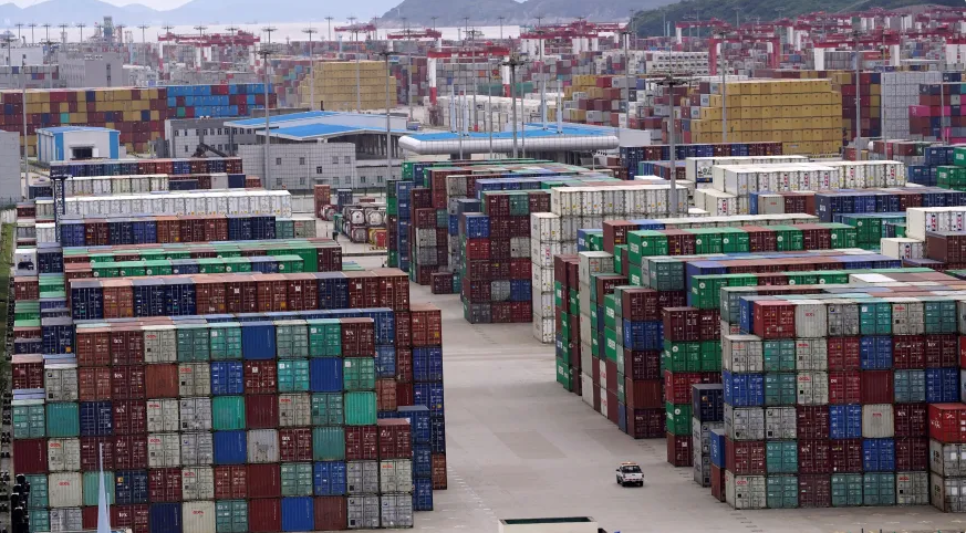 Você está visualizando atualmente IMPACTO MUNDIAL: Lockdowns na China atrasam exportações