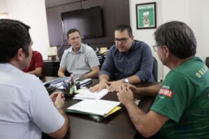 Leia mais sobre o artigo Dourados: Prefeito Alan Guedes estabelece parceria para Expoagro 2022