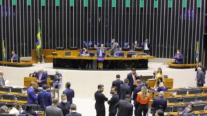 Leia mais sobre o artigo CCJ pretende inserir o piso salarial da enfermagem na Constituição