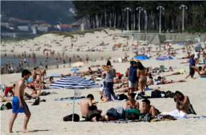 Read more about the article DISFARCE CARO: Cidade espanhola de Vigo promete multa de R$ 4,1 mil por xixi no mar